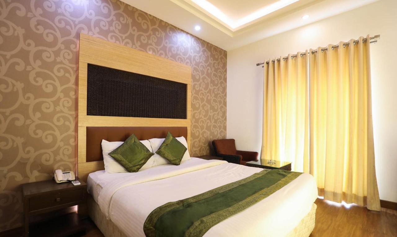 Treebo Trend White Mg Hotel Bangalore Luaran gambar