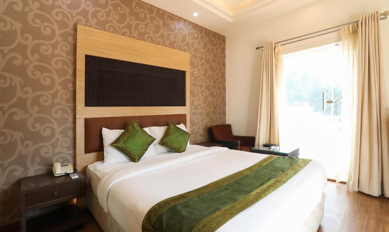 Treebo Trend White Mg Hotel Bangalore Luaran gambar